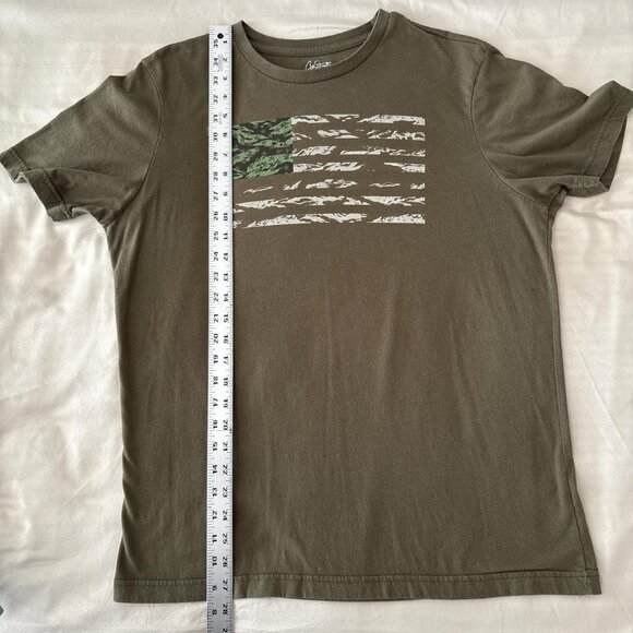 Khaki and green camo flag tee. Women's size M.  City Streets tag. - Picture 6 of 6